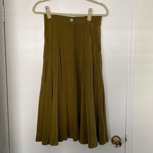 Broadway & Broome Knee Length Olive Green Silk Skirt - Size 6